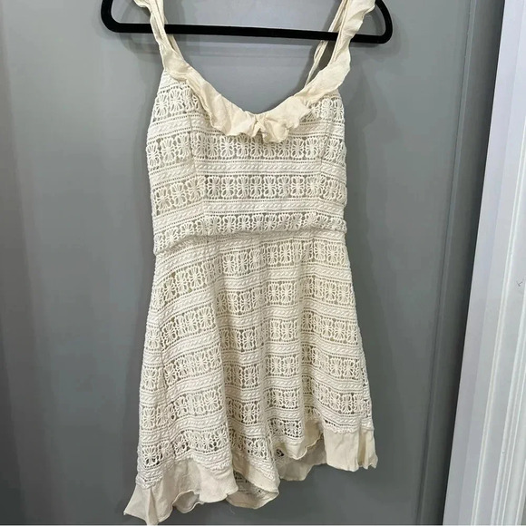 ASTR the Label Cream Ruffle Trim Lace Romper Sz L - Picture 3 of 6